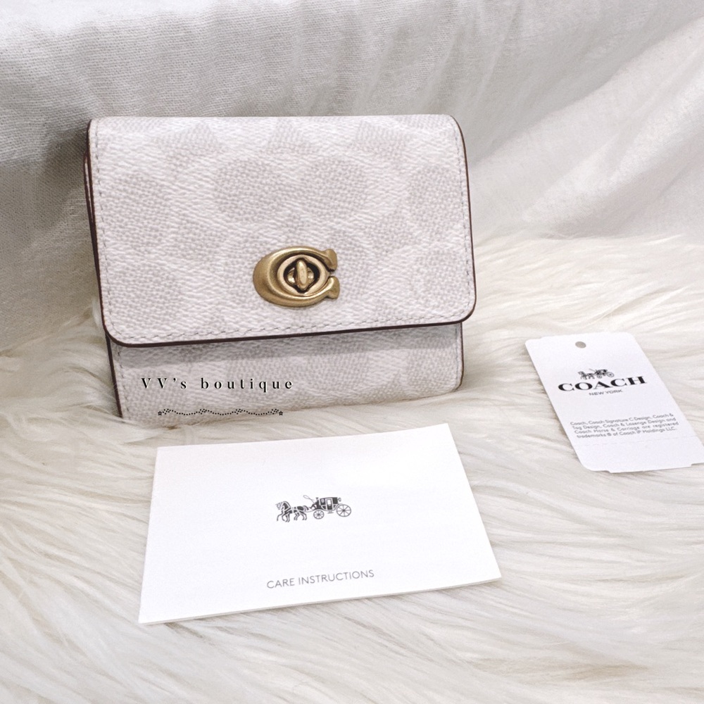 NWT Coach Turnlock Small Wallet In Blocked Signature Canvas Chalk Lake Blue 821